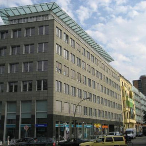 Platz vor dem Neuen Tor 2  in Berlin - Technisches und Infrastrukturelles Management